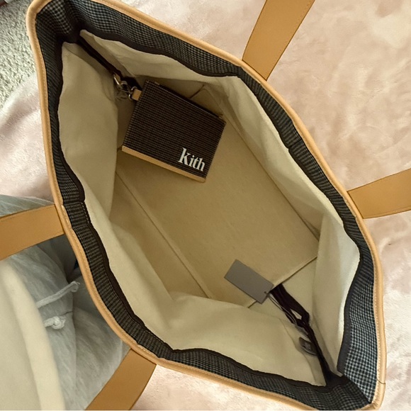 Large Kith Travel Tote - Picture 3 of 3